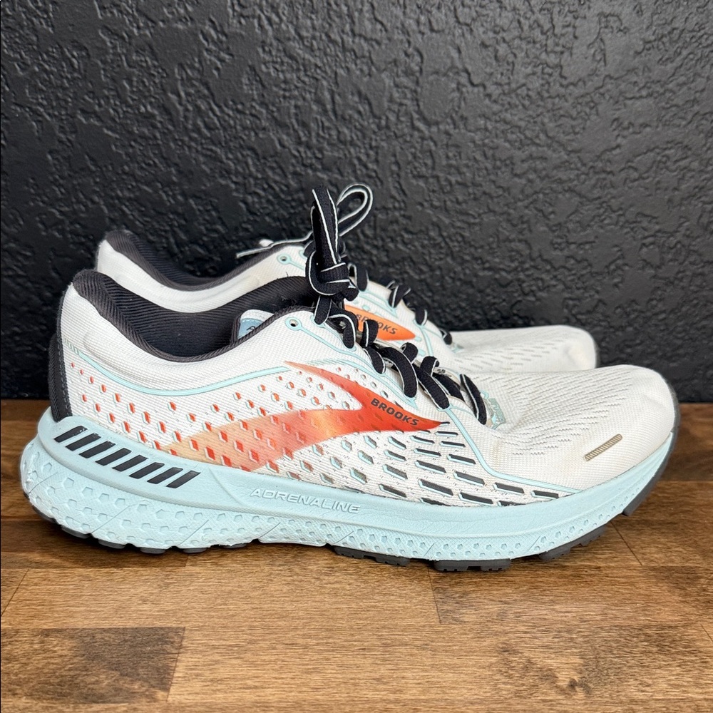 Brooks Women's Running Shoes - White with Coral & Light Blue Size 8 Wide